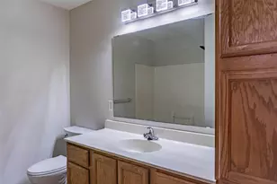 1122 Crystal Pl W, Chaska, MN 55318 - Photo 28