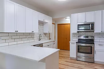 1122 Crystal Place W, Chaska, MN 55318 - Photo 6