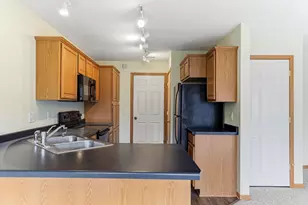 2068 Shryer Ct E, North Saint Paul, MN 55109 - Photo 10