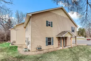 2068 Shryer Ct E, North Saint Paul, MN 55109 - Photo 2