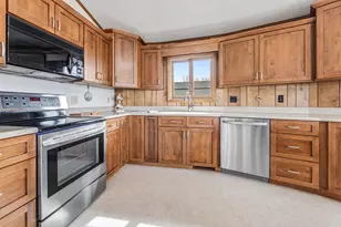 1149 S River Rd, Cochrane, WI 54622 - Photo 8