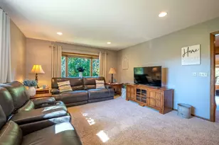 712 W Circle Dr, Montgomery, MN 56069 - Photo 14