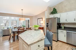 493 Sterling St S, Maplewood, MN 55119 - Photo 2