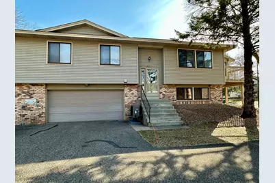 923 Lawnview Avenue, Shoreview, MN 55126 - Photo 2