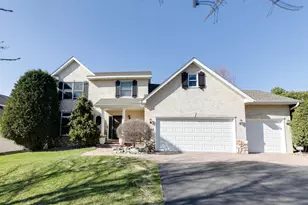 7568 Walnut Curve, Chanhassen, MN 55317 - Photo 4