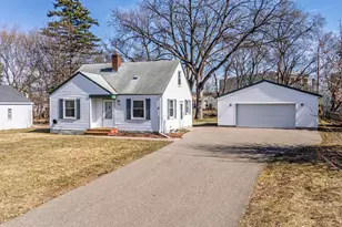 125 Ridgewood Dr, Hopkins, MN 55343 - Photo 1