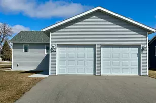 2008 Nelson Dr, Thief River Falls, MN 56701 - Photo 2