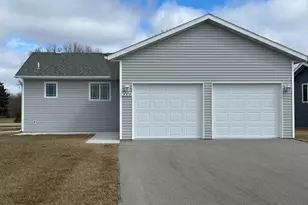 2008 Nelson Dr, Thief River Falls, MN 56701 - Photo 22