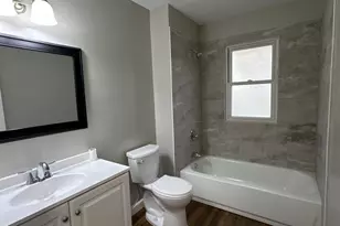 42 Baker St W, Saint Paul, MN 55107 - Photo 12