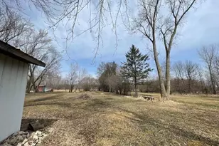 1401 30th Ave NE, Austin, MN 55912 - Photo 4