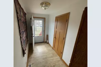 1401 30th Avenue NE, Austin, MN 55912 - Photo 10