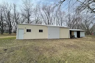 1401 30th Ave NE, Austin, MN 55912 - Photo 12