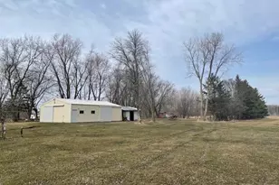 1401 30th Ave NE, Austin, MN 55912 - Photo 14