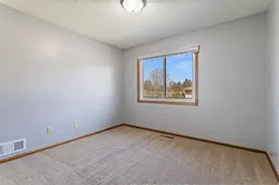 5327 84th Ct N, Brooklyn Park, MN 55443 - Photo 4