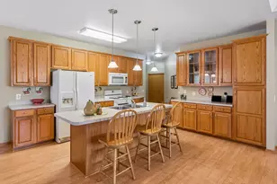 806 Roundhouse St, Shakopee, MN 55379 - Photo 16