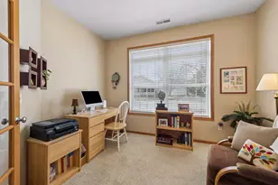 806 Roundhouse St, Shakopee, MN 55379 - Photo 8