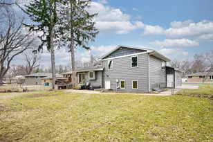 321 3rd Ave SE, New Brighton, MN 55112 - Photo 4