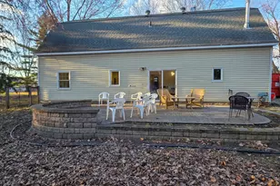 835 Vicksburg Ln N, Plymouth, MN 55447 - Photo 2