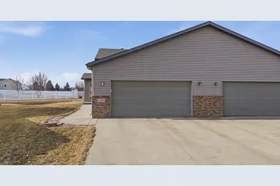 3200 7th Avenue N, Moorhead, MN 56560 - Photo 2