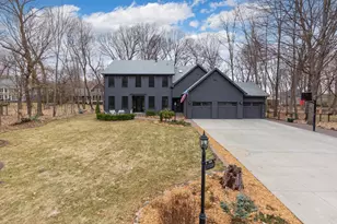 17259 Candlewood Pkwy, Eden Prairie, MN 55347 - Photo 2