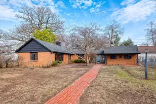 4230 Ewing Ave N, Robbinsdale, MN 55422 - Photo 2