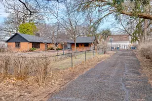 4230 Ewing Ave N, Robbinsdale, MN 55422 - Photo 32