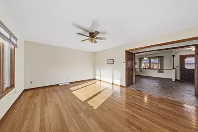 580 N Waterville Avenue, Le Center, MN 56057 - Photo 6