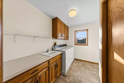 580 N Waterville Avenue, Le Center, MN 56057 - Photo 16