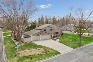 11513 Ravoux Ave, Burnsville, MN 55337 - Photo 4