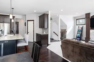 3677 Edgerton St, Vadnais Heights, MN 55127 - Photo 6