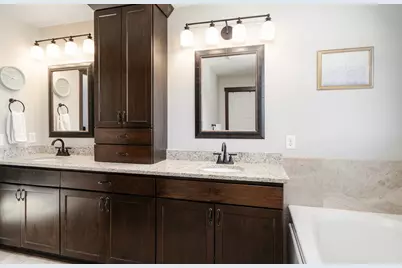 3677 Edgerton Street, Vadnais Heights, MN 55127 - Photo 20