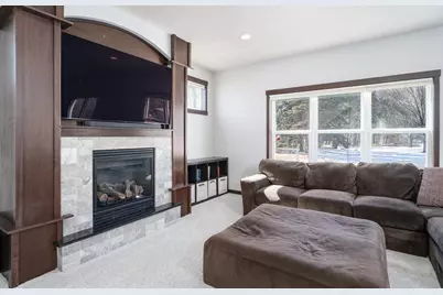 3677 Edgerton Street, Vadnais Heights, MN 55127 - Photo 4