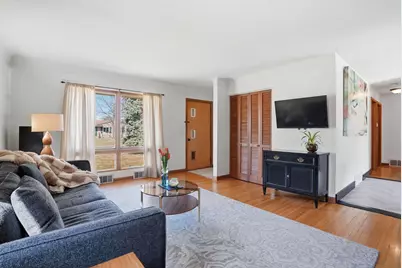 2450 Martin Way, White Bear Lake, MN 55110 - Photo 4