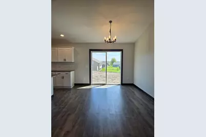 805 11th Street SE, Waseca, MN 56093 - Photo 6