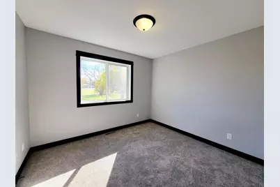 805 11th Street SE, Waseca, MN 56093 - Photo 14