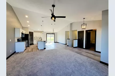 805 11th Street SE, Waseca, MN 56093 - Photo 10