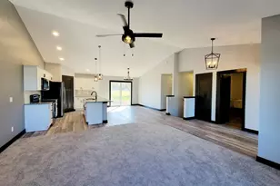 805 11th St SE, Waseca, MN 56093 - Photo 10