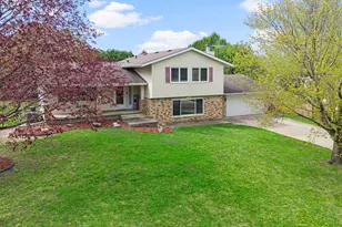 2055 Edgewood Dr, Owatonna, MN 55060 - Photo 4