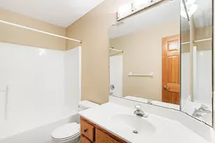 2431 Tevlin Ct E, Maplewood, MN 55119 - Photo 20