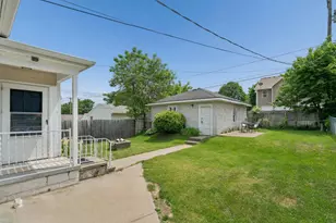950 Hawthorne Ave E, Saint Paul, MN 55106 - Photo 12