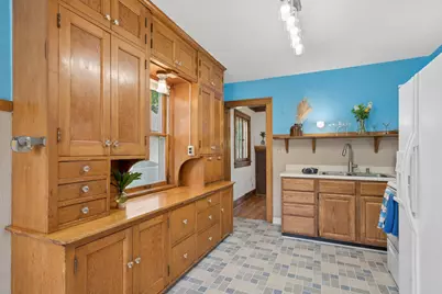 950 Hawthorne Avenue E, Saint Paul, MN 55106 - Photo 4