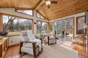 6466 Stillwater Blvd N, Oakdale, MN 55128 - Photo 10