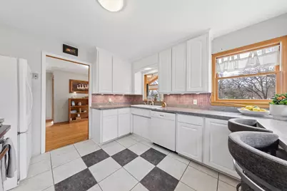 6466 Stillwater Boulevard N, Oakdale, MN 55128 - Photo 14