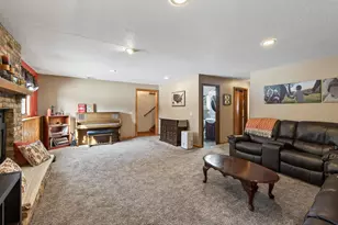 1564 Knoll Dr, Shoreview, MN 55126 - Photo 14