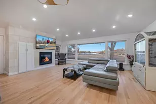 19860 Cottagewood Rd, Deephaven, MN 55331 - Photo 4