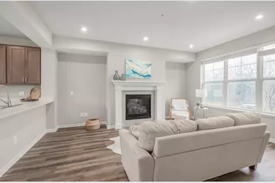 2189 Gateway Hill Road, North Saint Paul, MN 55109 - Photo 2