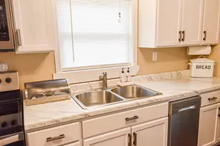 214 Markley Ave N, Thief River Falls, MN 56701 - Photo 8