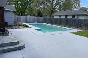 725 Pontiac Pl, Mendota Heights, MN 55120 - Photo 2