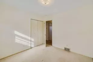 725 Pontiac Pl, Mendota Heights, MN 55120 - Photo 28