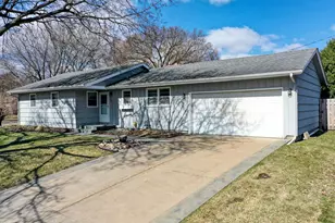 725 Pontiac Pl, Mendota Heights, MN 55120 - Photo 8